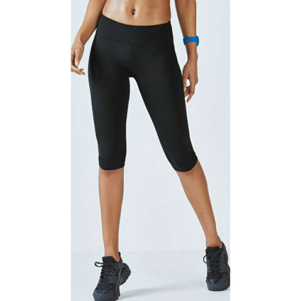 NWT Fabletics Mid-Rise Powerhold Crop Legging - S